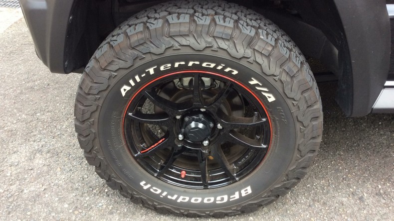 タイヤホイール前