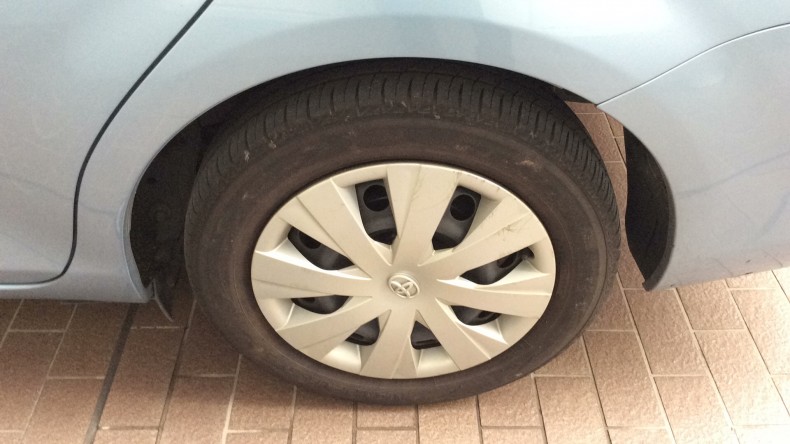 タイヤホイール前