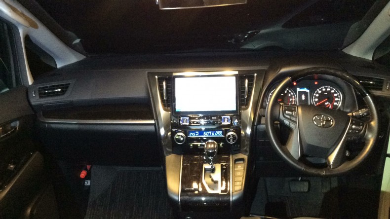 内装インパネ全体