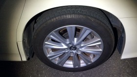 タイヤホイール前