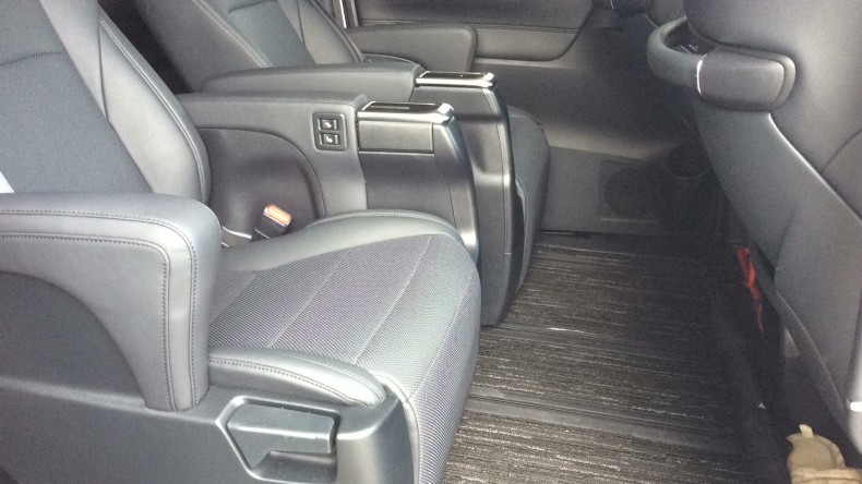 内装後方シート