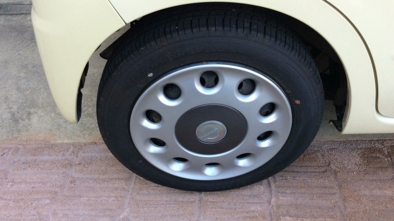 タイヤホイール前