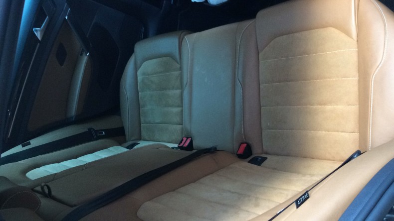 内装後方シート