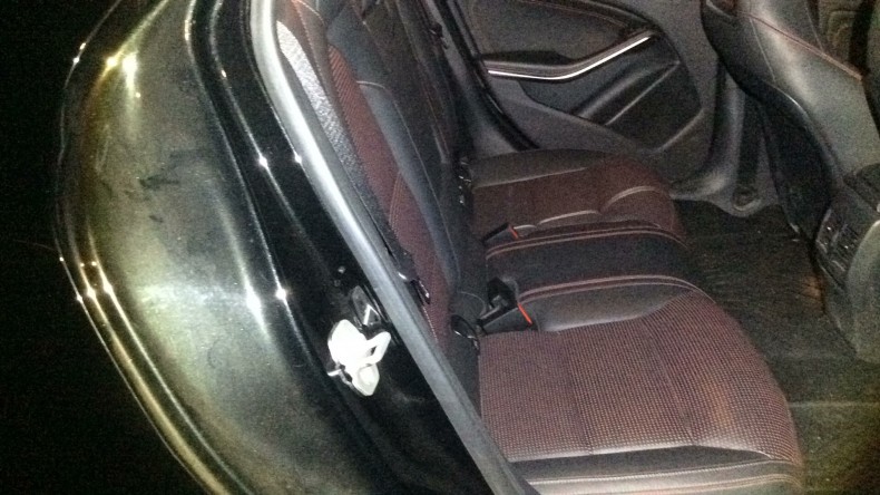 内装後方シート