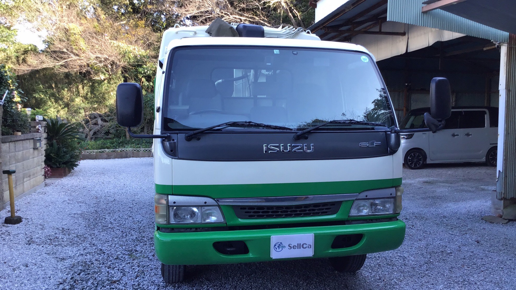 外装前方