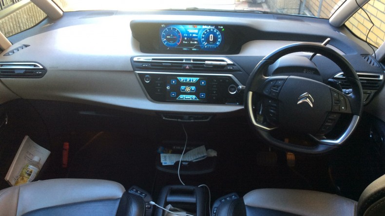 内装インパネ全体