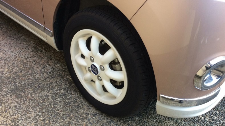 タイヤホイール前