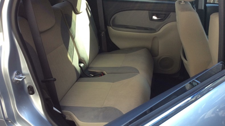 内装後方シート