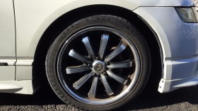 タイヤホイール前