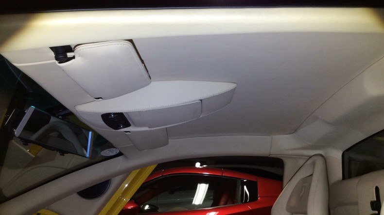 内装後方シート