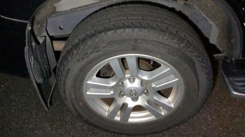 タイヤホイール前