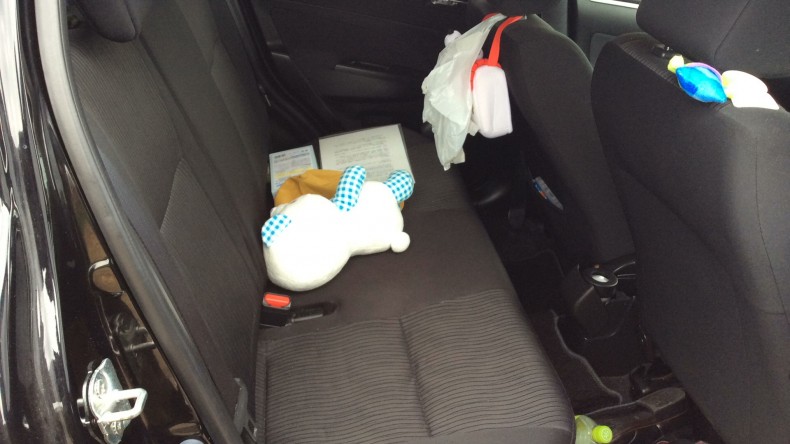 内装後方シート