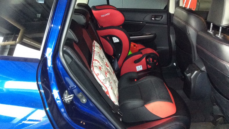 内装後方シート