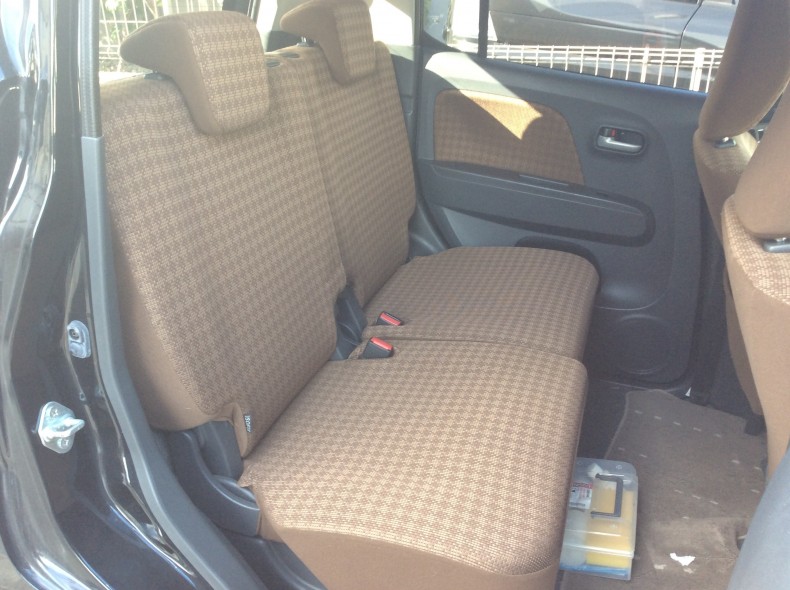 内装後方シート