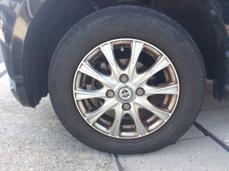 タイヤホイール前