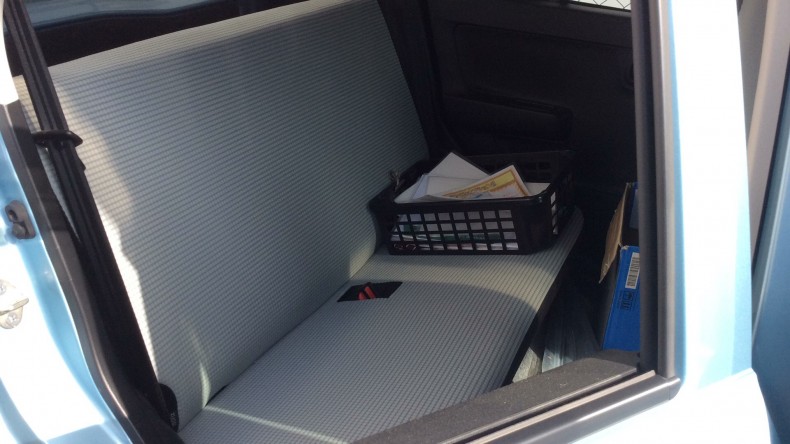 内装後方シート