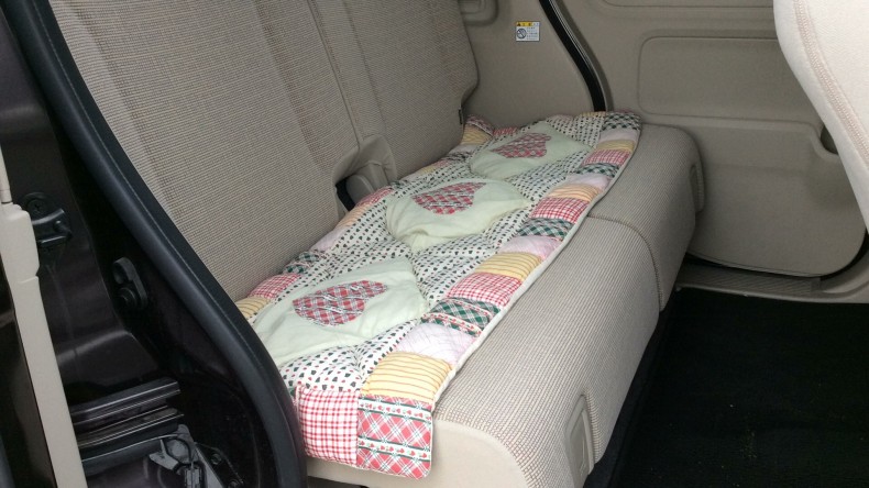 内装後方シート