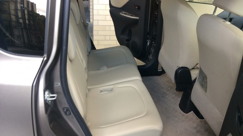 内装後方シート