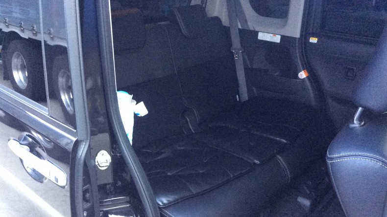 内装後方シート