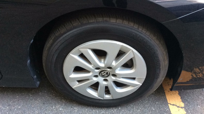 タイヤホイール前