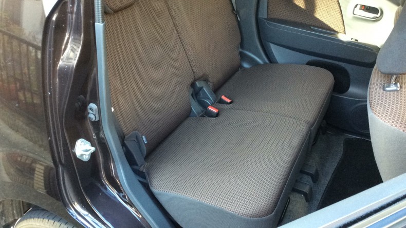 内装後方シート