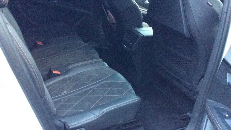 内装後方シート