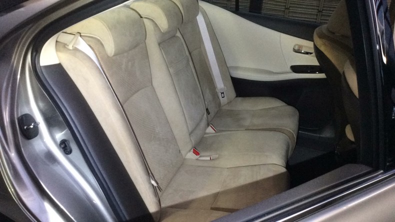 内装後方シート