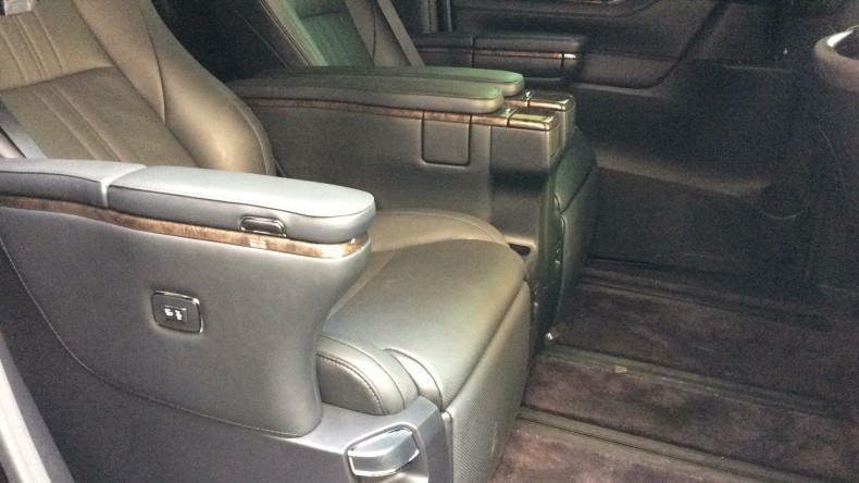 内装後方シート