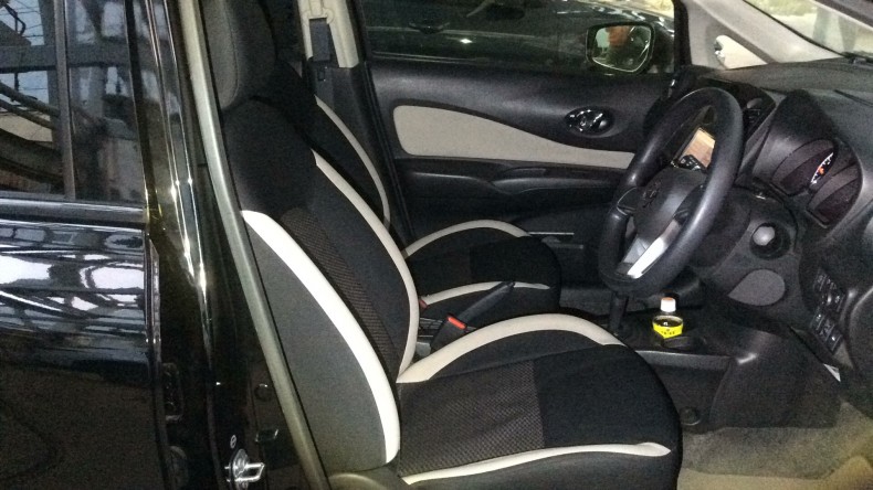 内装前方シート