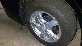 タイヤホイール前