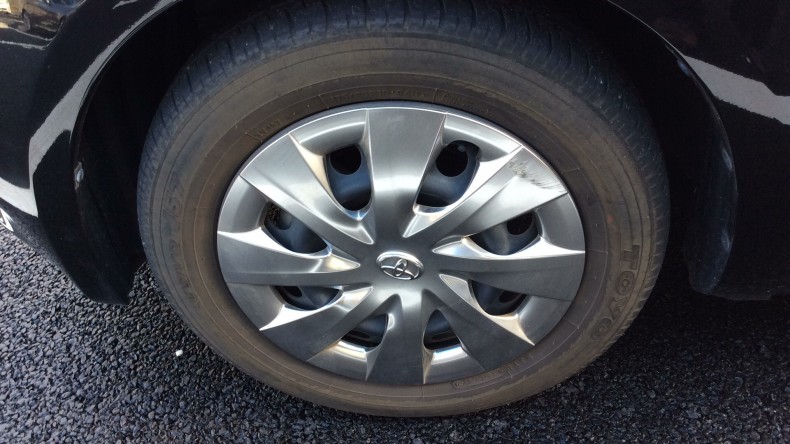 タイヤホイール前