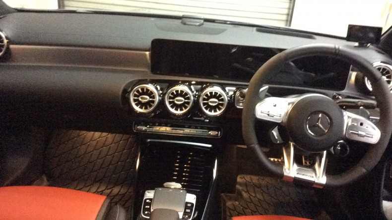 内装インパネ全体