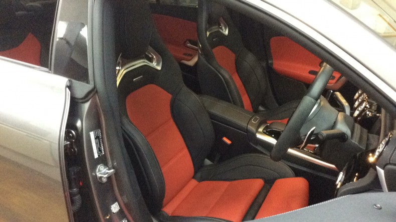 内装前方シート