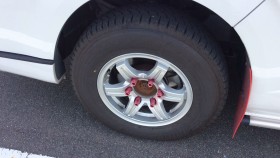タイヤホイール前