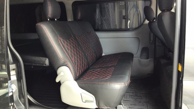 内装後方シート