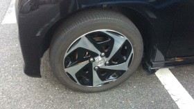 タイヤホイール前