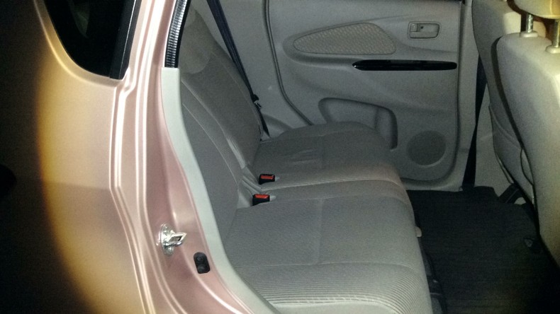 内装後方シート
