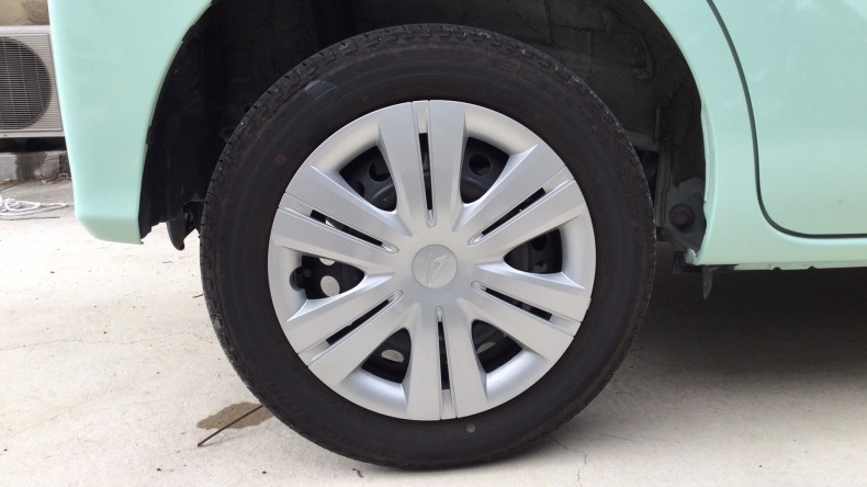 タイヤホイール前