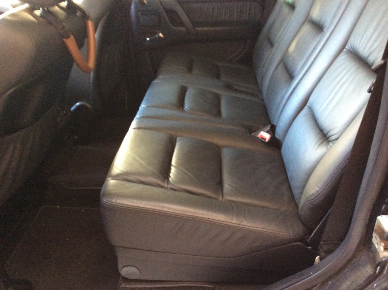 内装後方シート