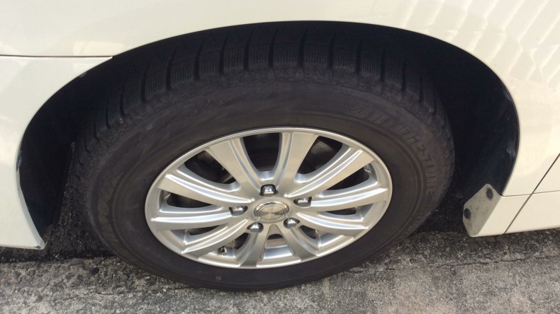 タイヤホイール前