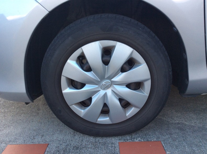 タイヤホイール前