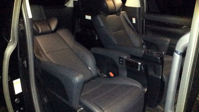 内装後方シート