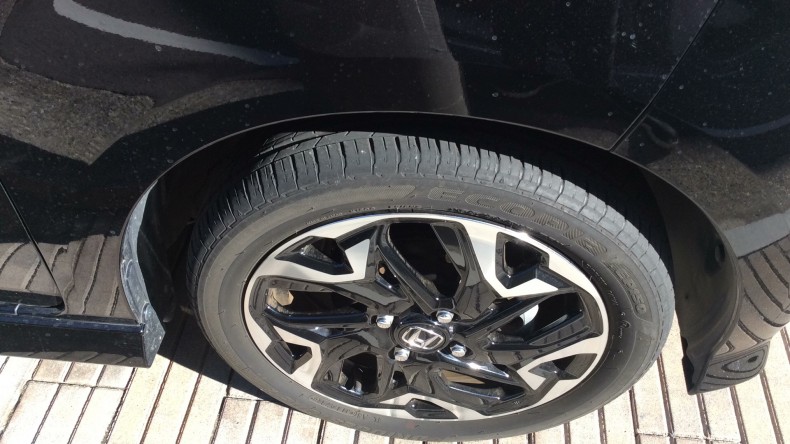 タイヤホイール前