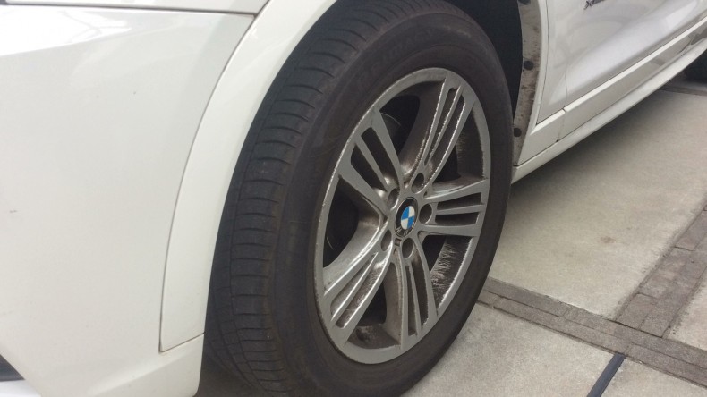 タイヤホイール前