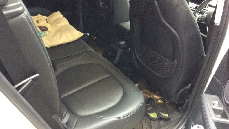 内装後方シート