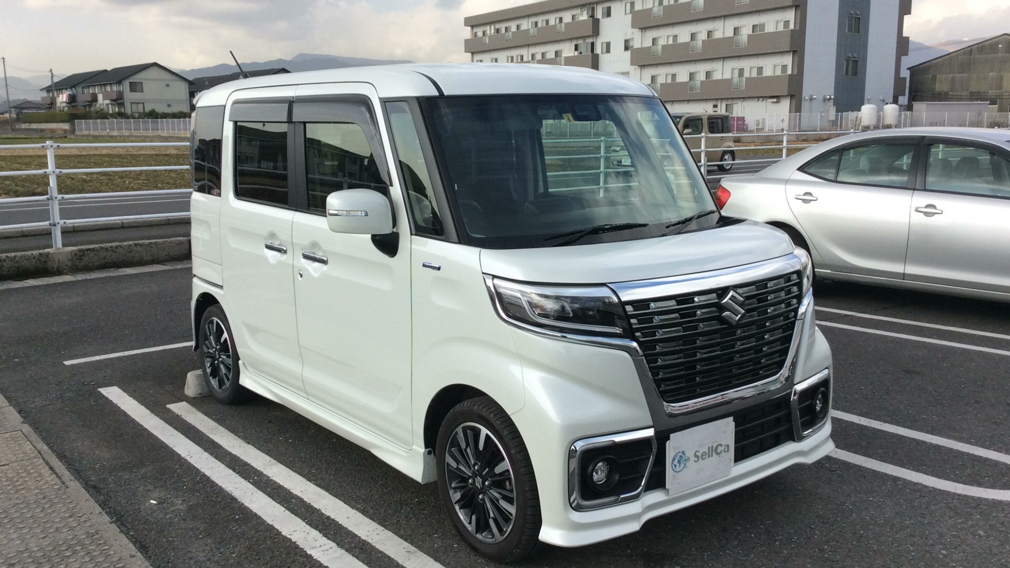 外装右前