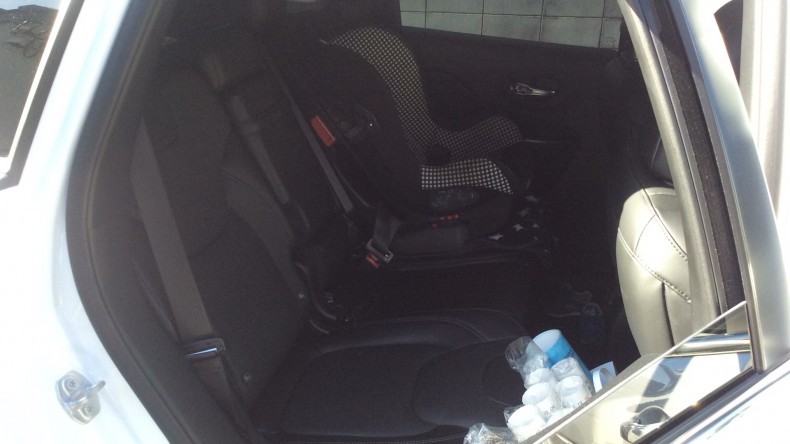 内装後方シート