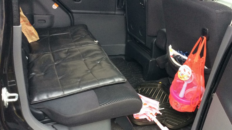 内装後方シート