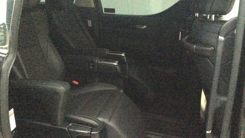 内装後方シート