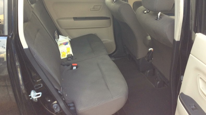 内装後方シート